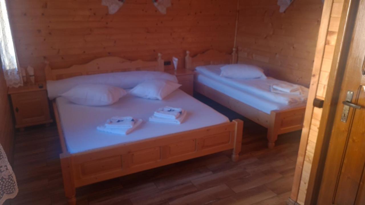 Cabanutele Din Lemn *