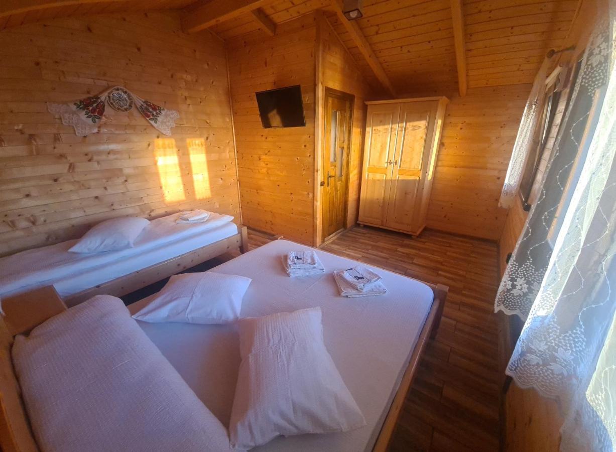 Lodge Cabanutele Din Lemn Chiscau