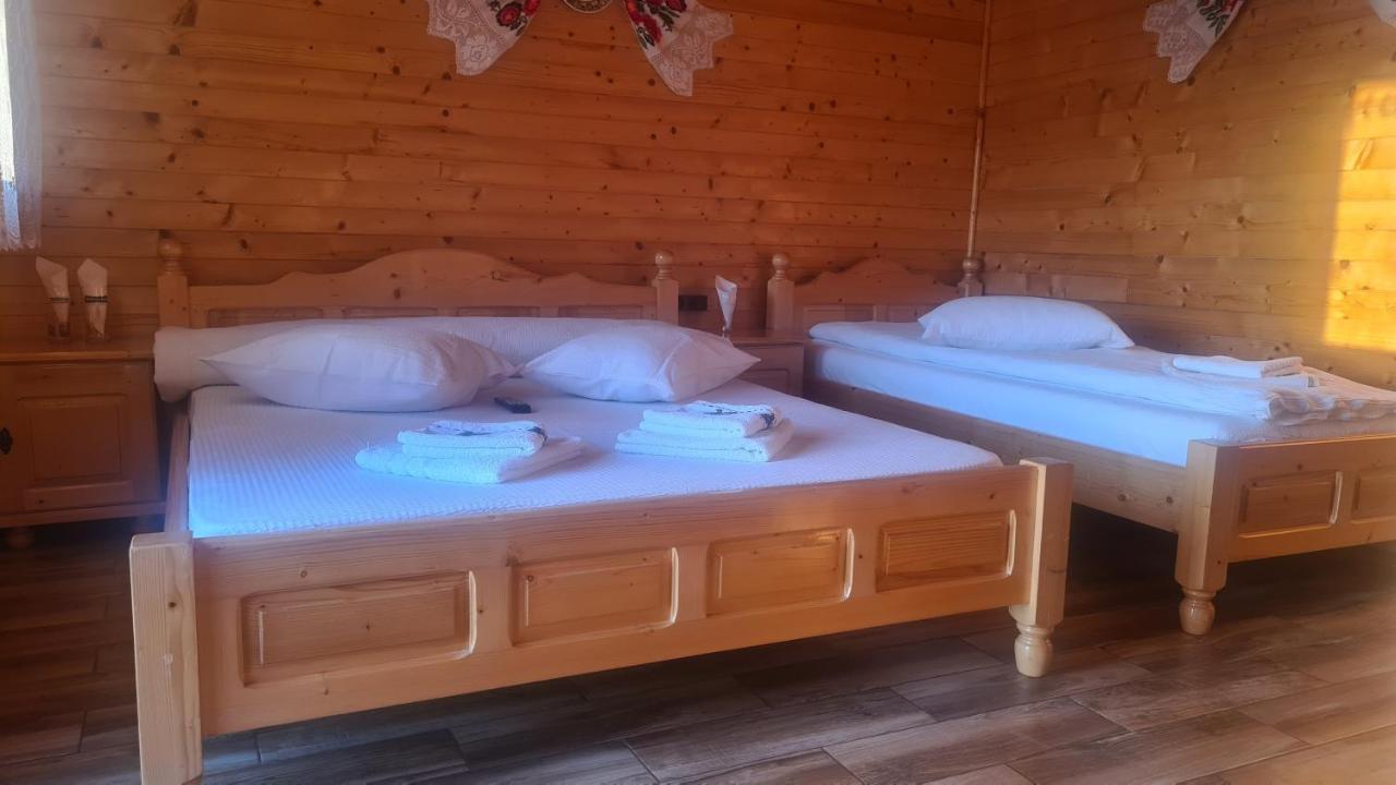Cabanutele Din Lemn Chiscau