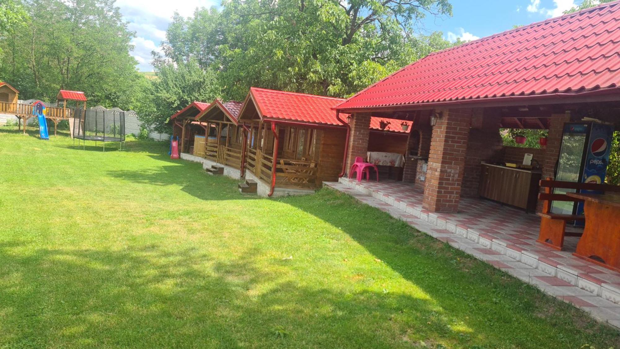 Cabanutele Din Lemn Lodge